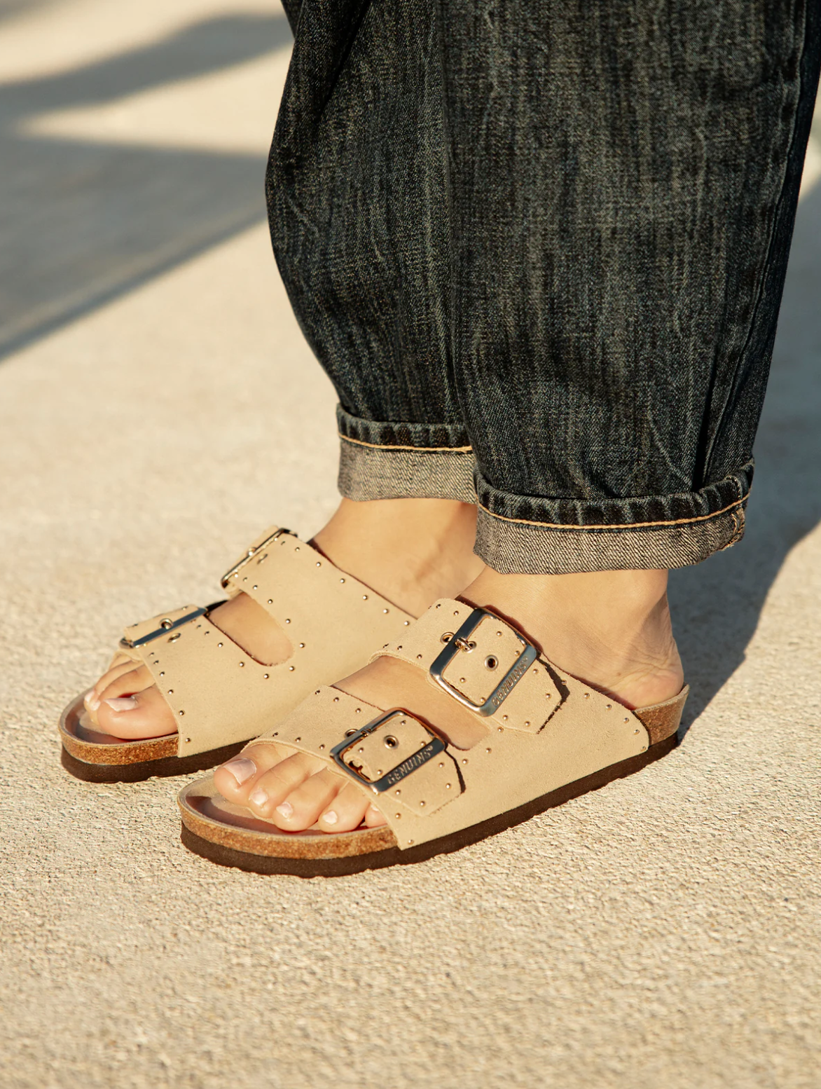 Genuins Honolulu Stud Sandals - Almond
