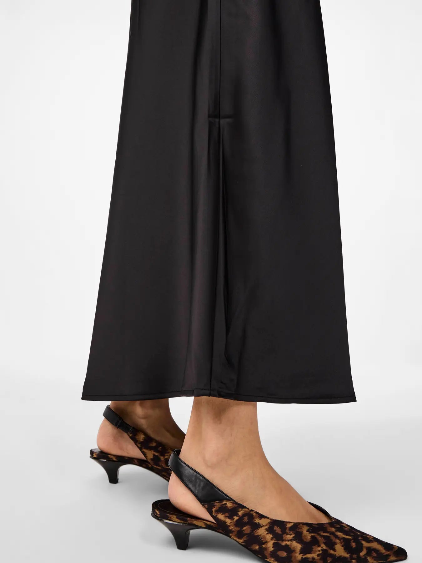 YAS Pella Maxi Satin Skirt - Black