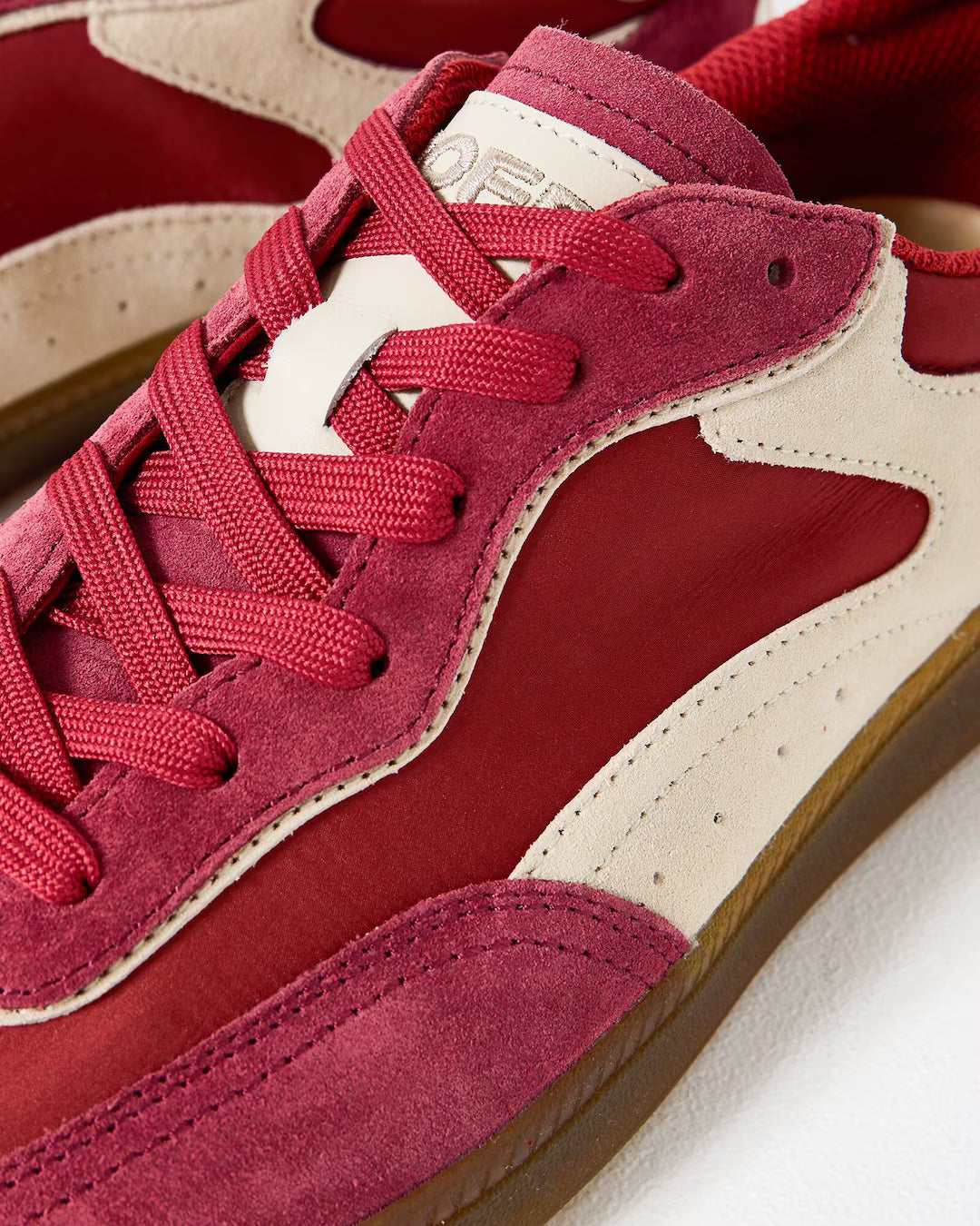 Hoff Alley Trainers - Cherry