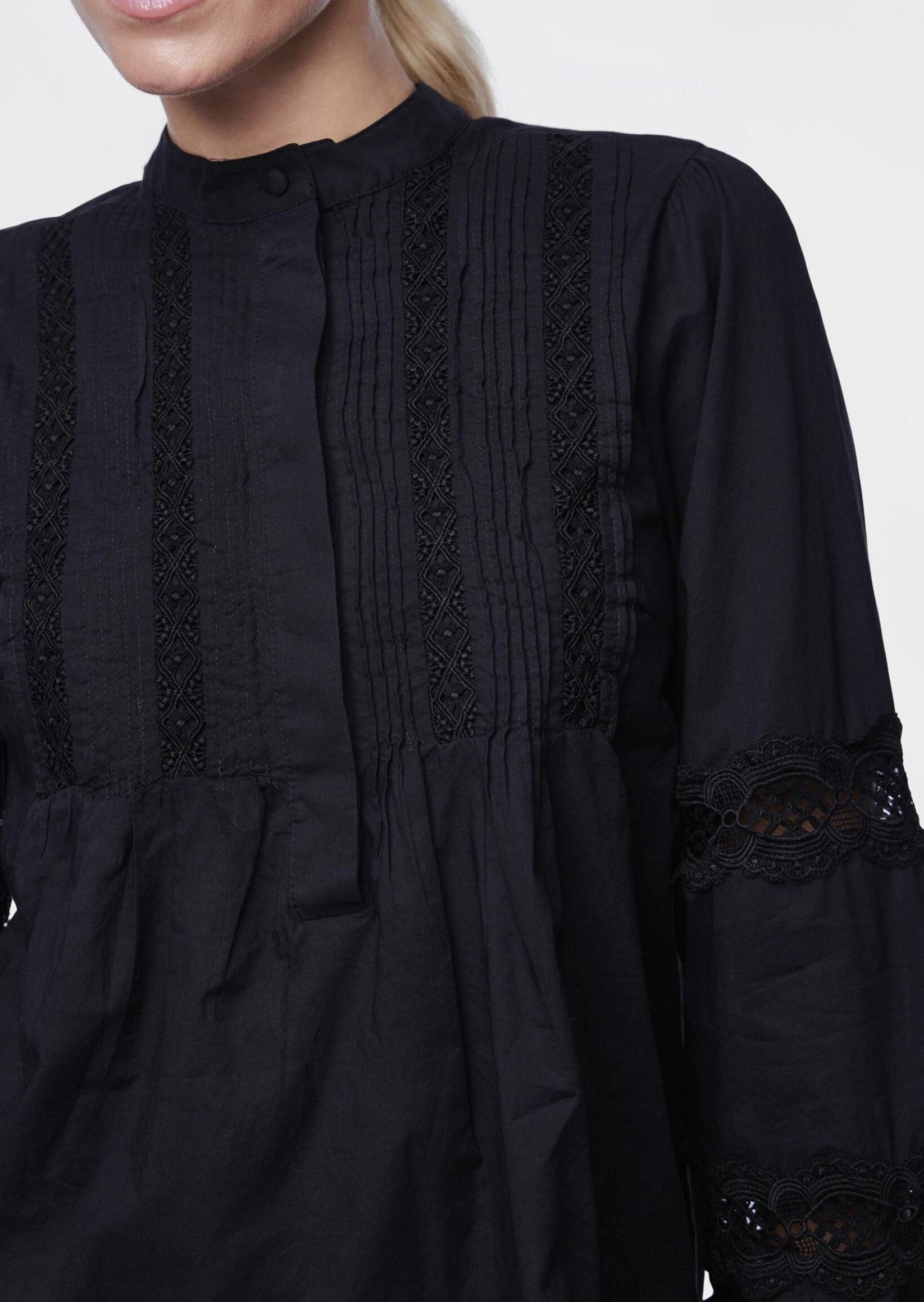 YAS Nelsa Blouse - Black