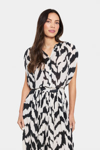 Saint Tropez Kelsie Blouse - Black