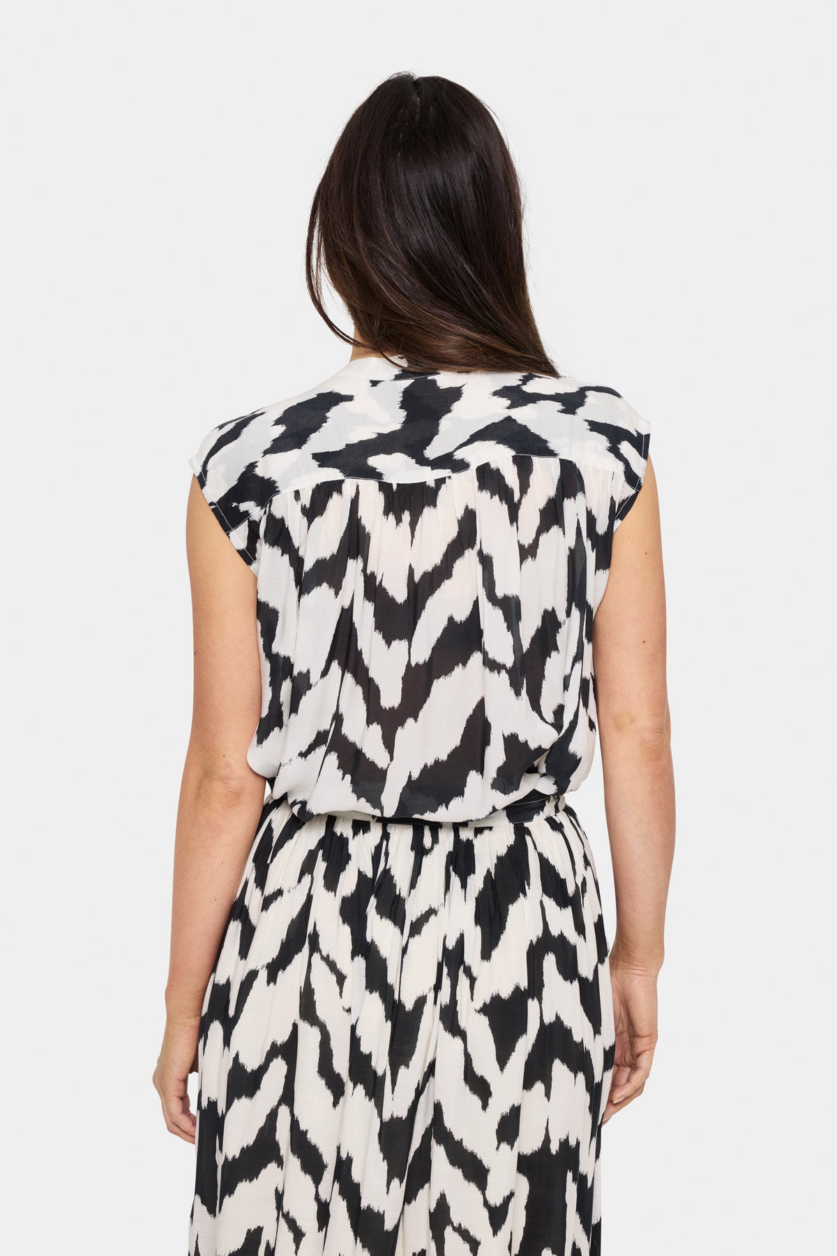 Saint Tropez Kelsie Blouse - Black