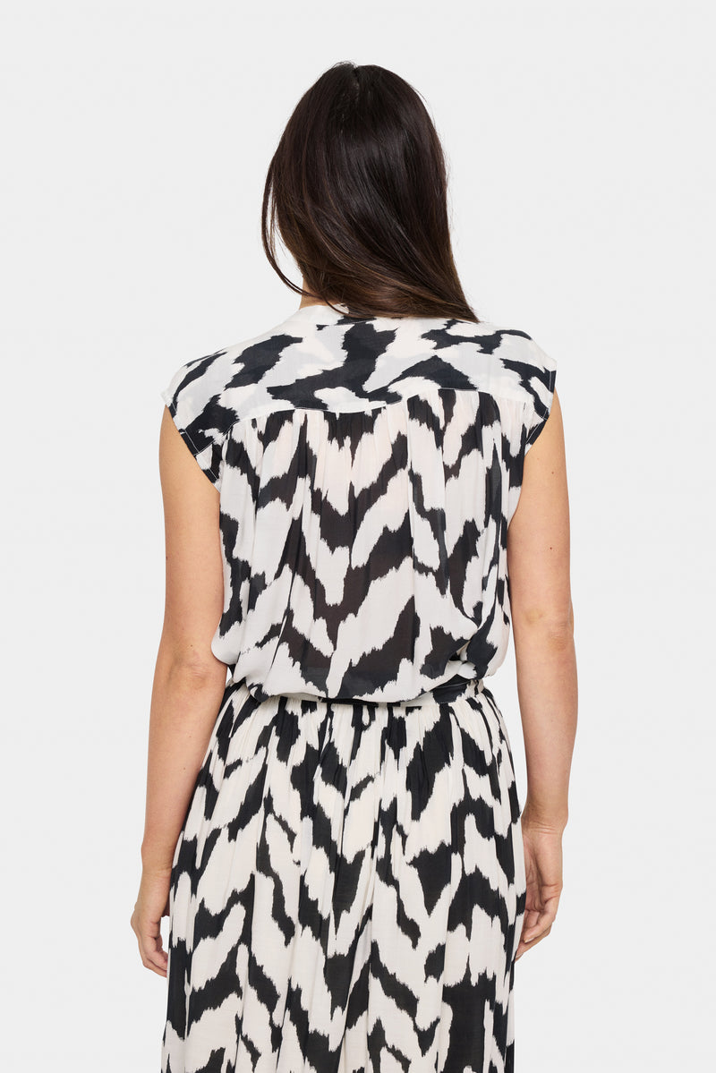 Saint Tropez Kelsie Blouse - Black