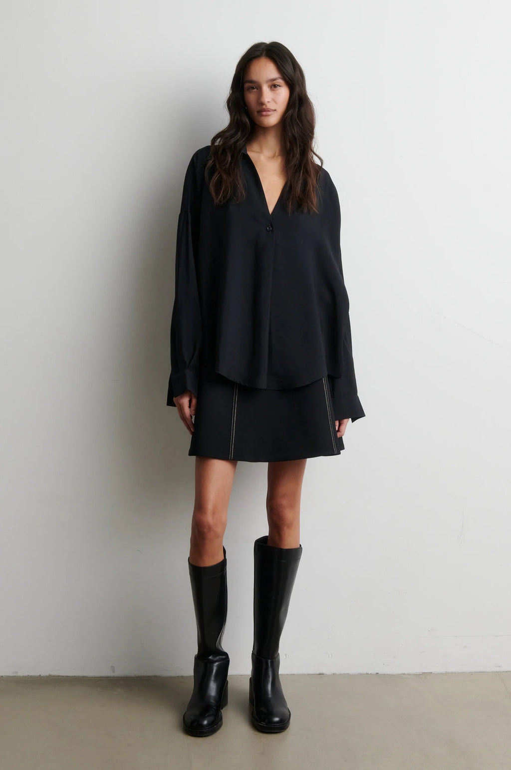 Second Female Timeline Blouse - Black