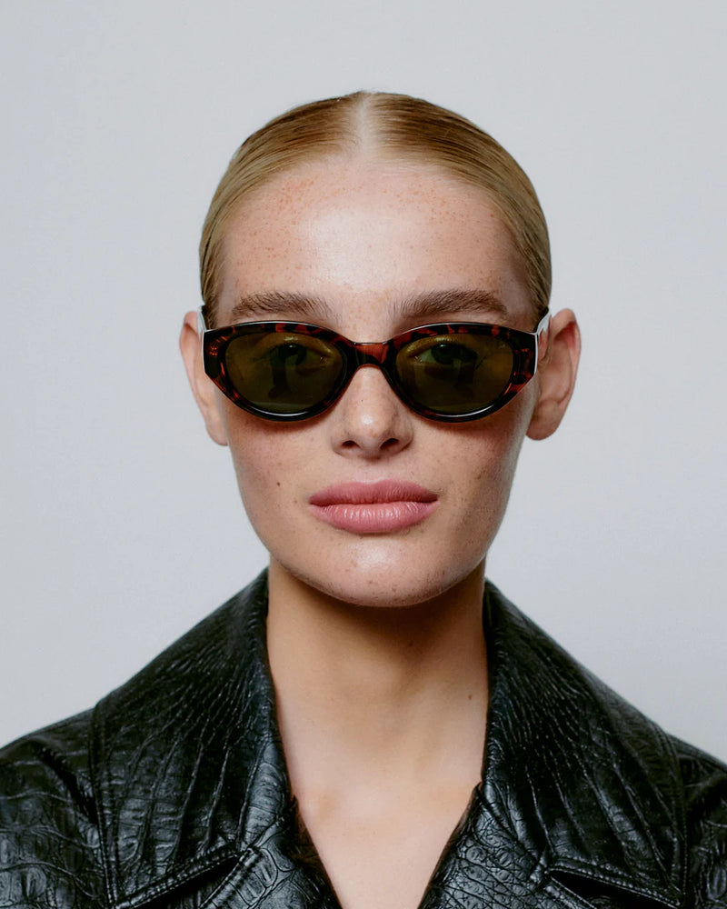 A. Kjærbede Winnie Sunglasses - Demi Tortoise