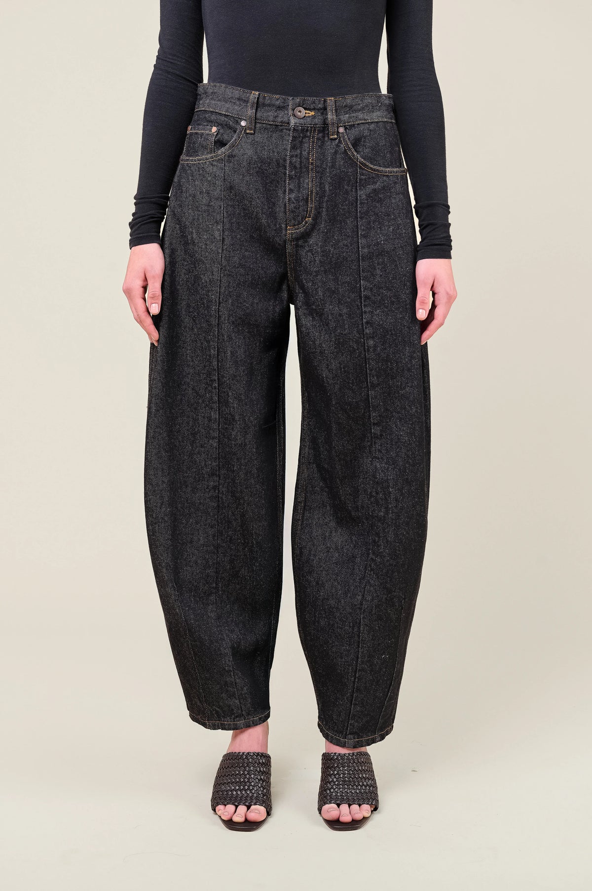 Vivere Naya Barrel Jeans