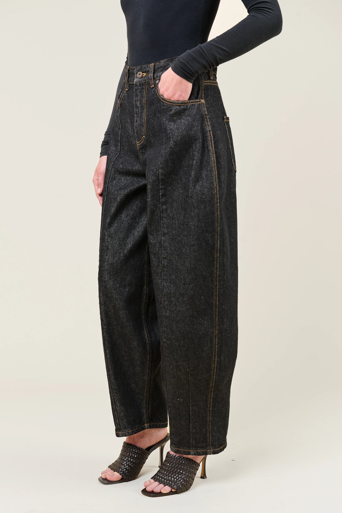 Vivere Naya Barrel Jeans