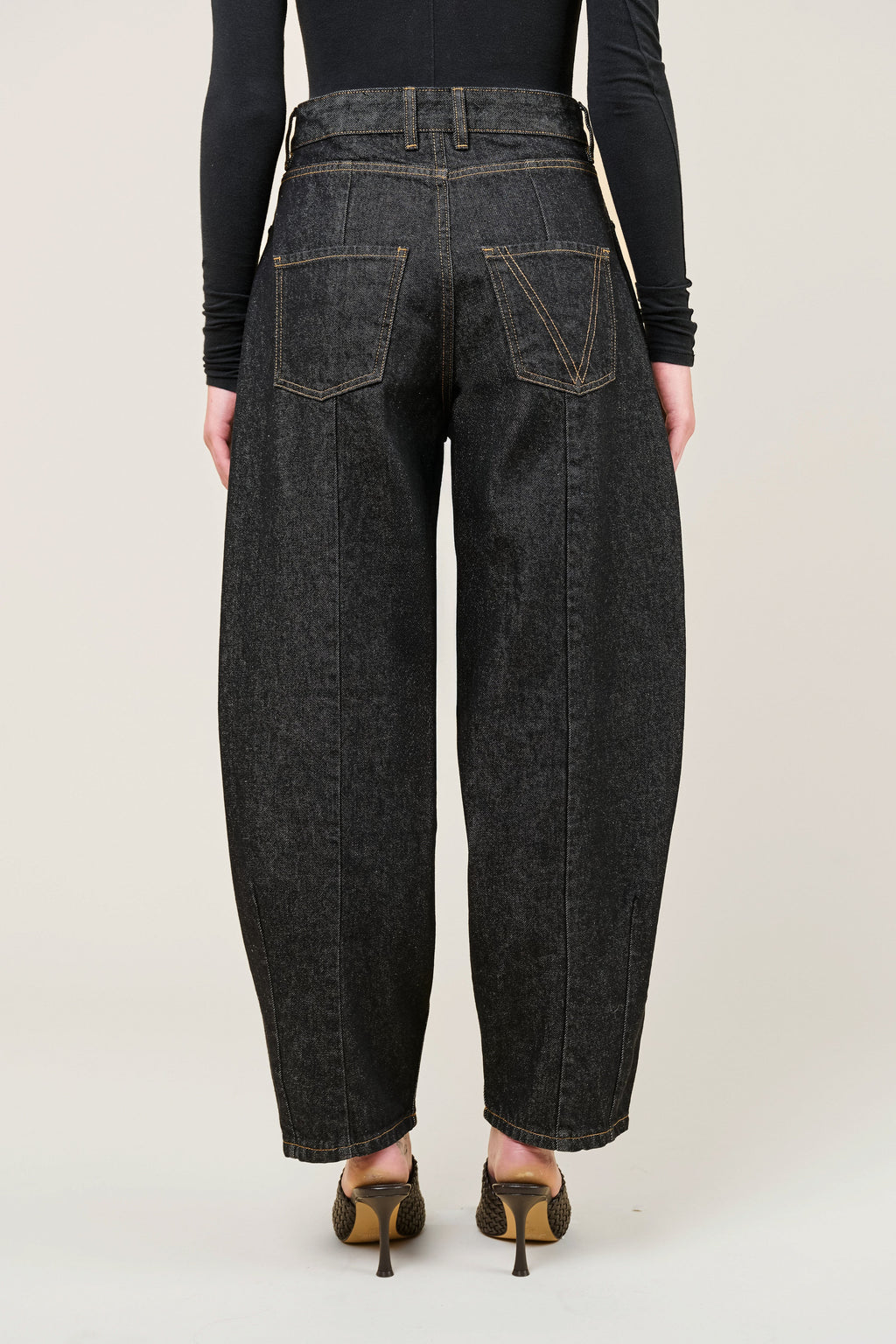 Vivere Naya Barrel Jeans