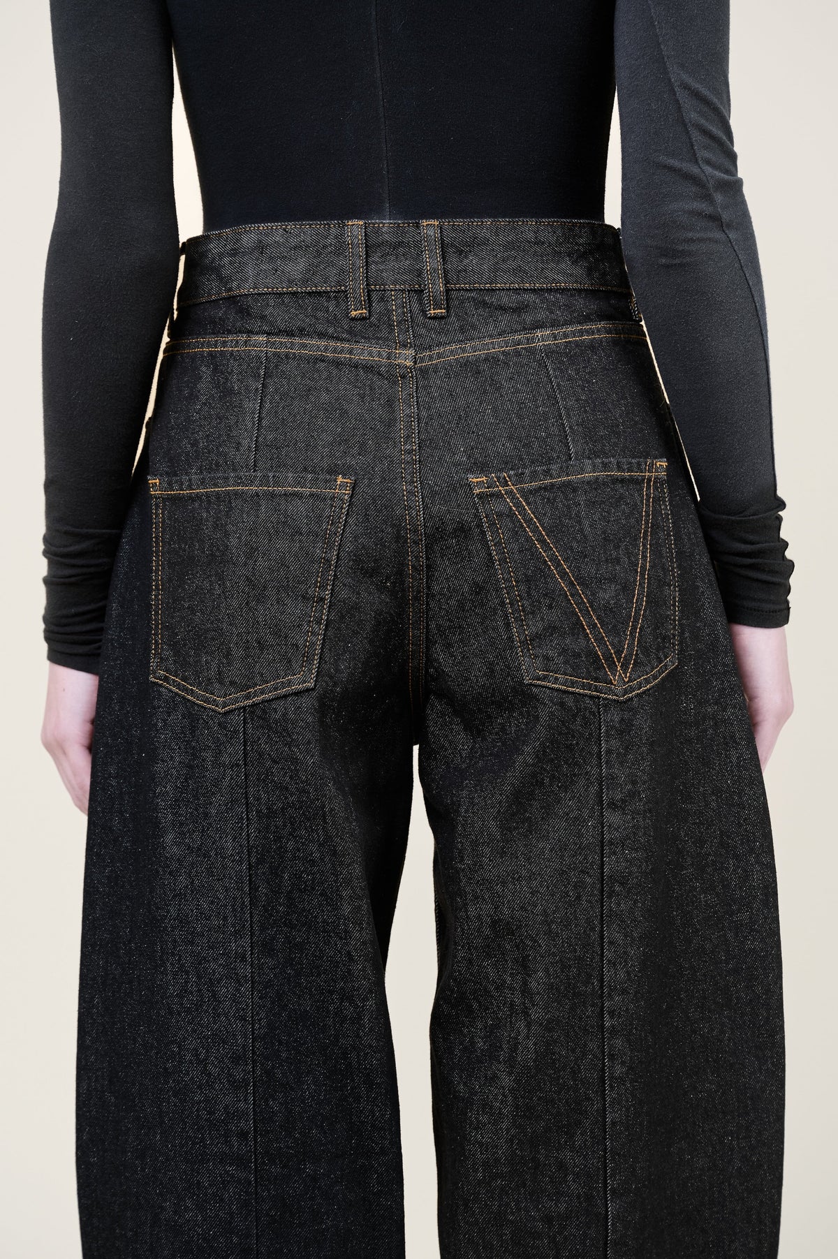 Vivere Naya Barrel Jeans
