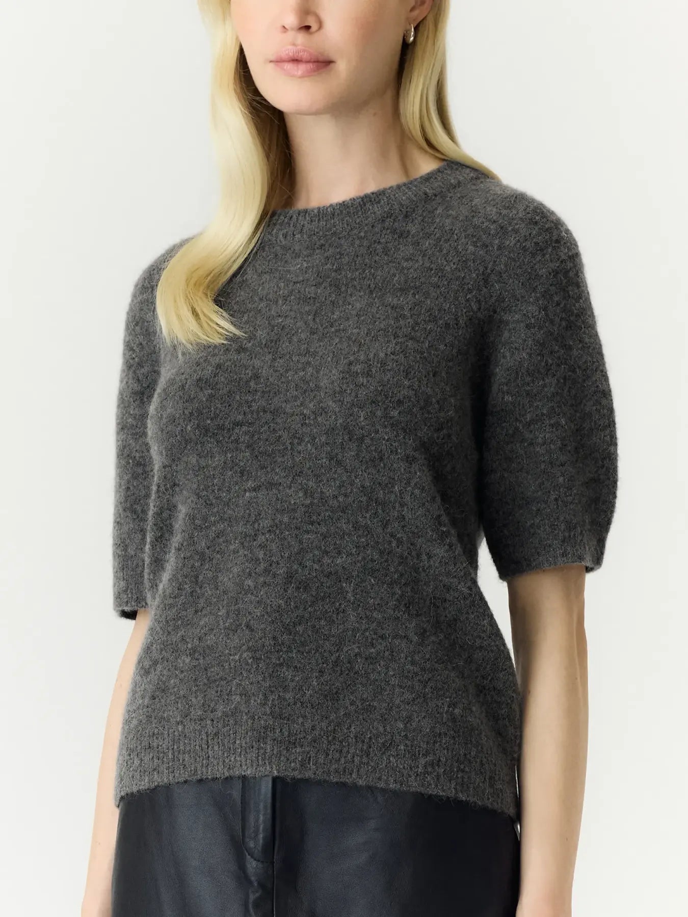 YAS Johi Short Sleeve Knit - Dark Grey