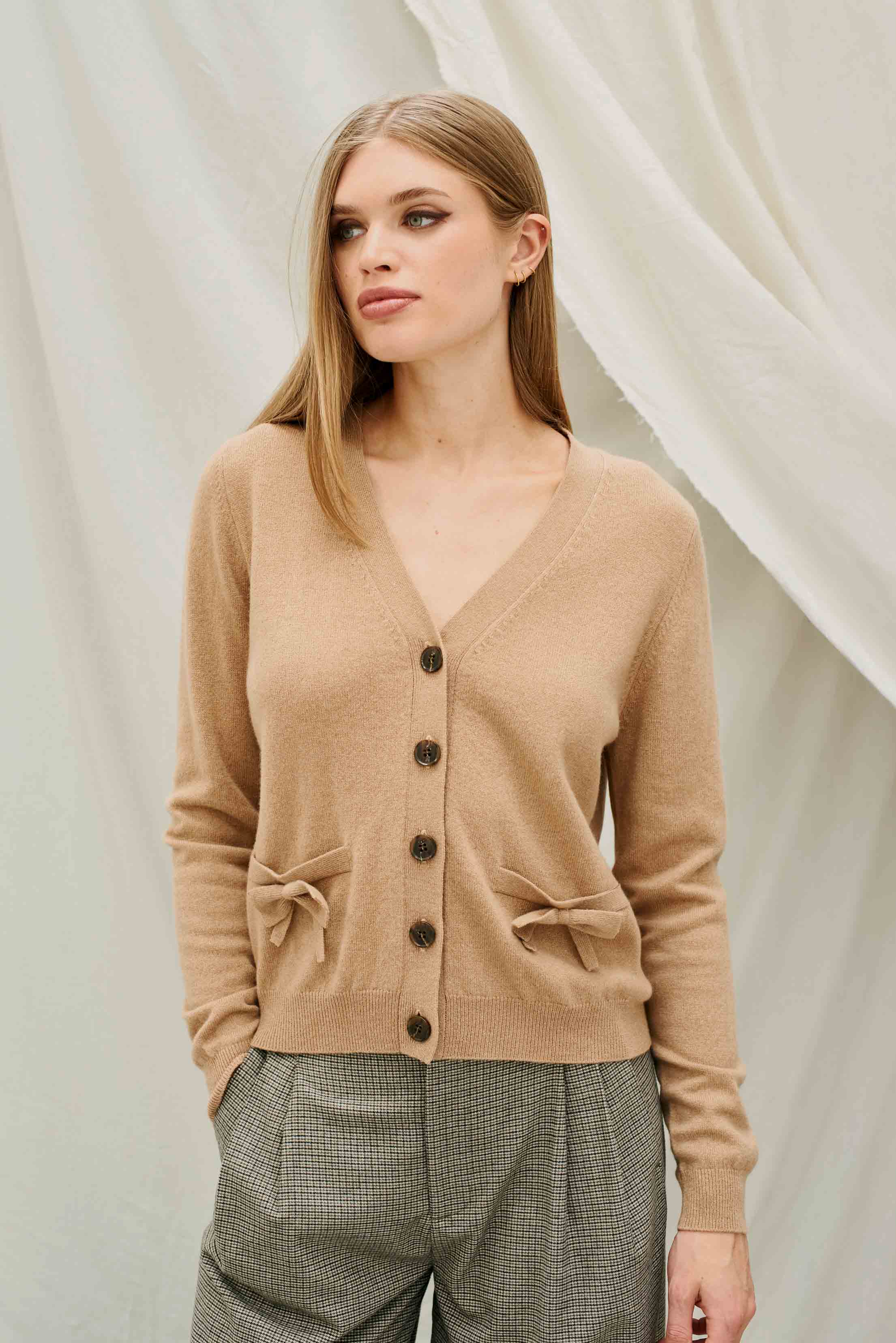 Jumper 1234 Cashmere Bow Pocket Cardigan - Camel