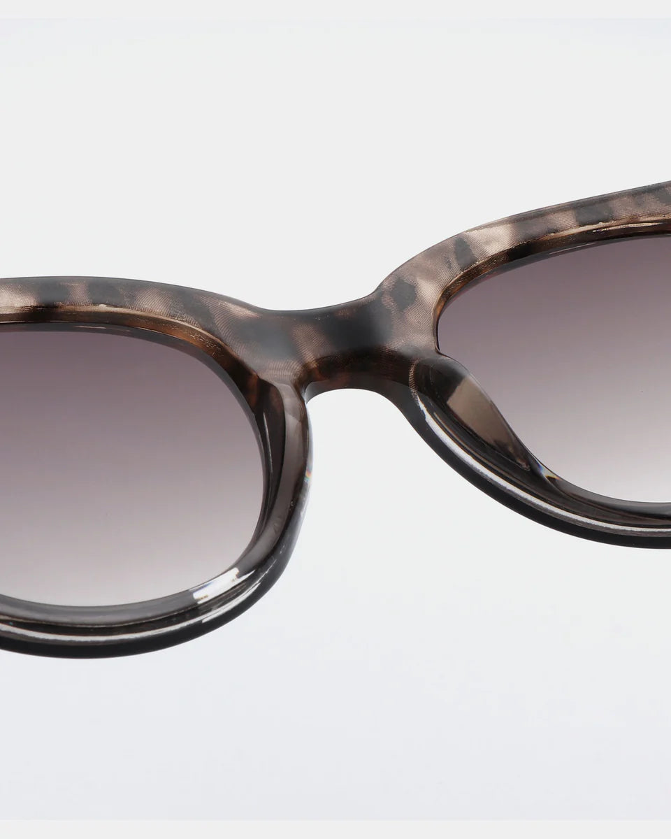 A. Kjærbede Lilly Sunglasses - Coquina