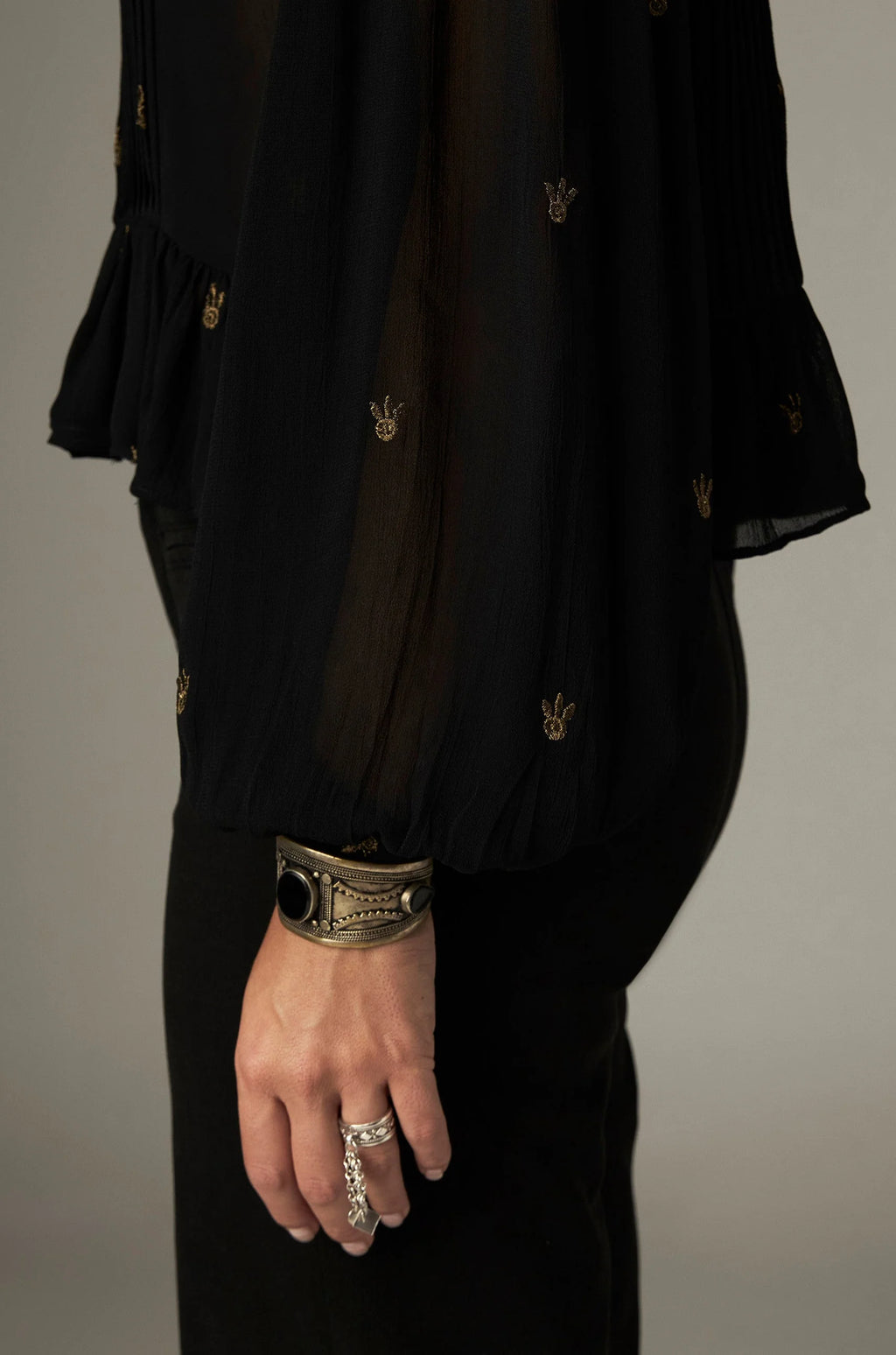 Maison Hotel Catherine Blouse - Blackout