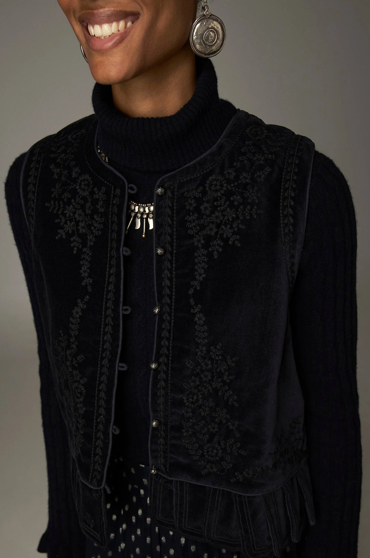 Maison Hotel Bob Velvet Vest - Blue