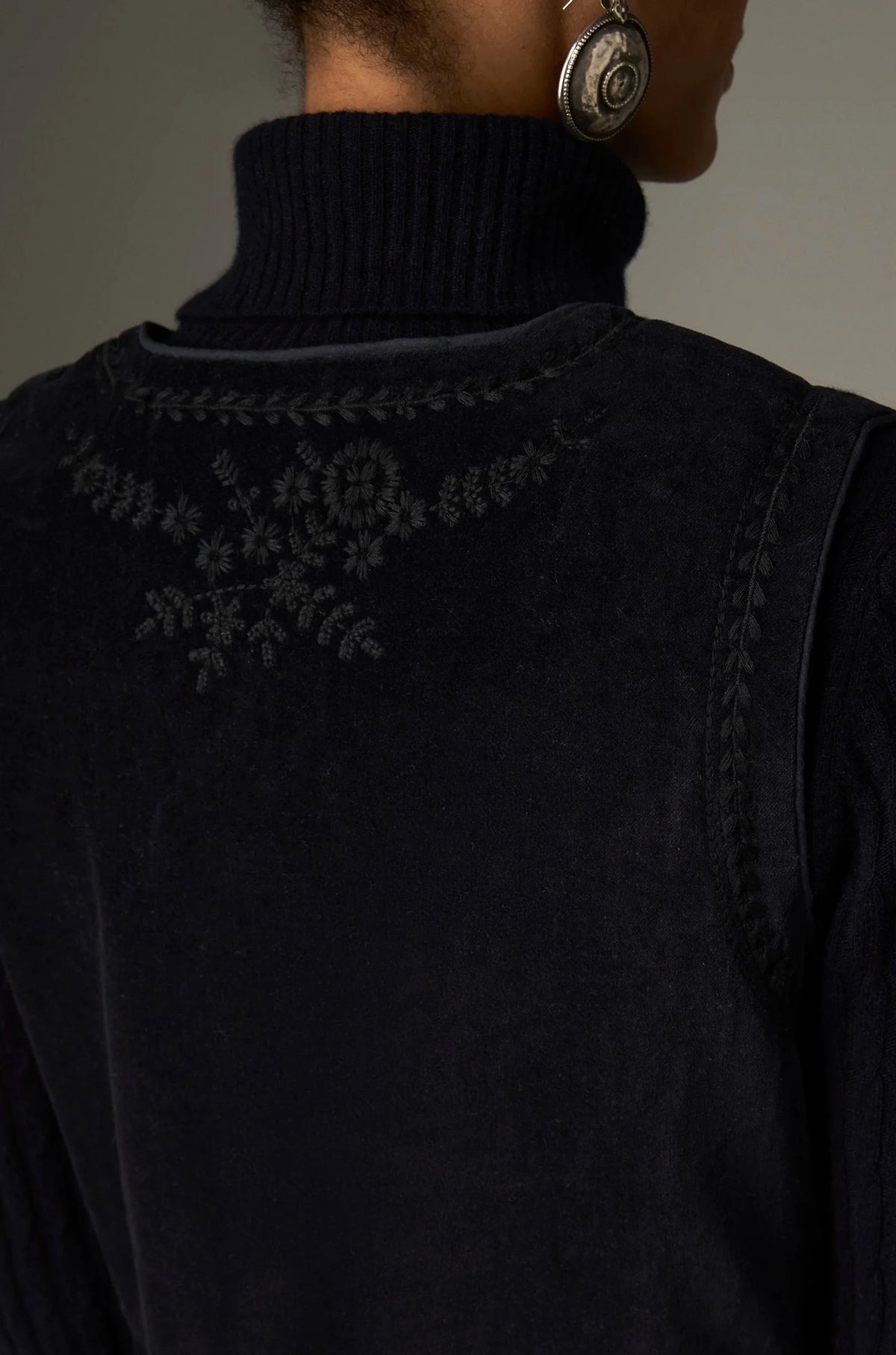 Maison Hotel Bob Velvet Vest - Blue