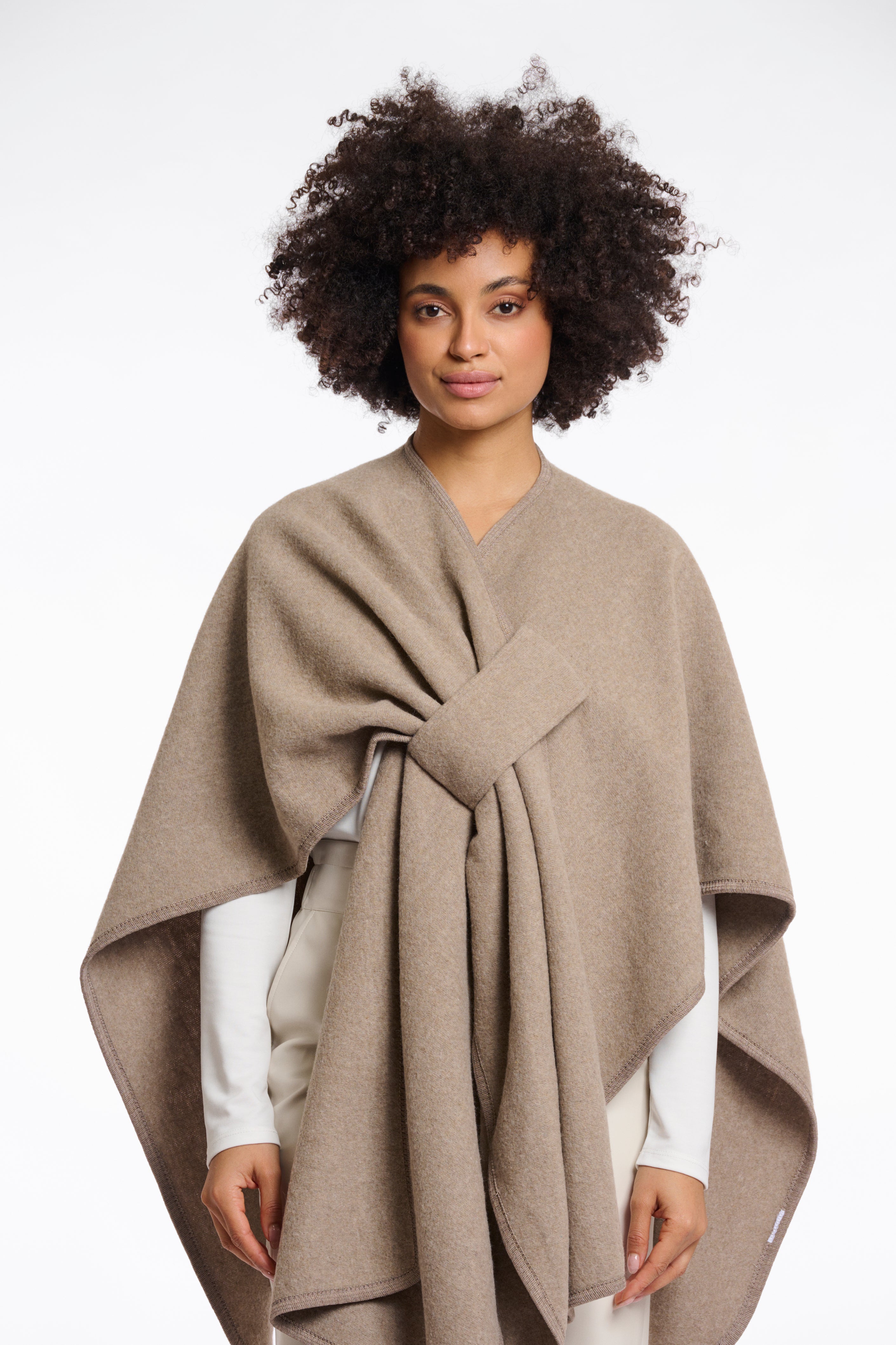 Rino & Pelle Marwa Cape - Toffee