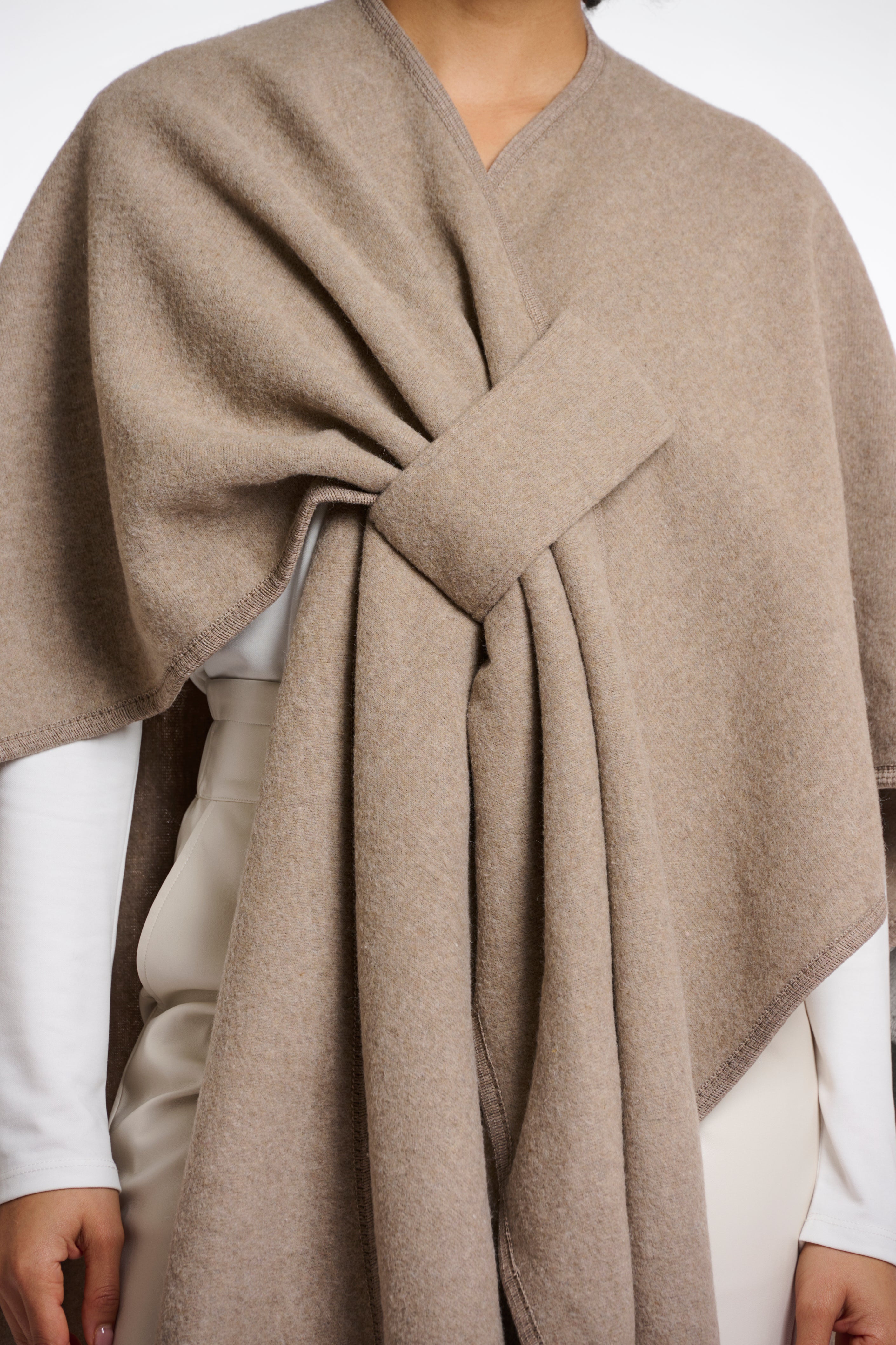 Rino & Pelle Marwa Cape - Toffee