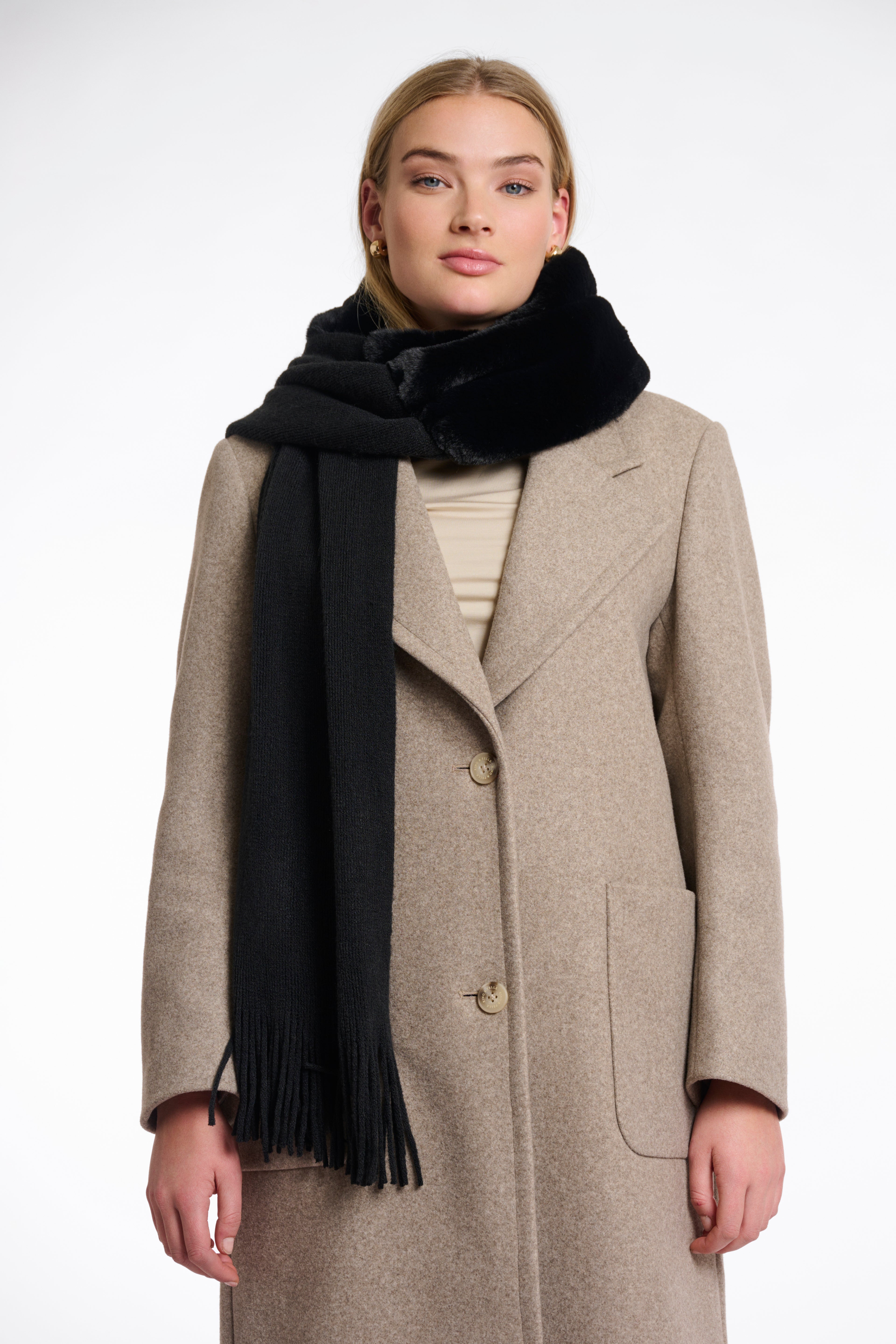 Rino & Pelle Vlien Fur Scarf - Black