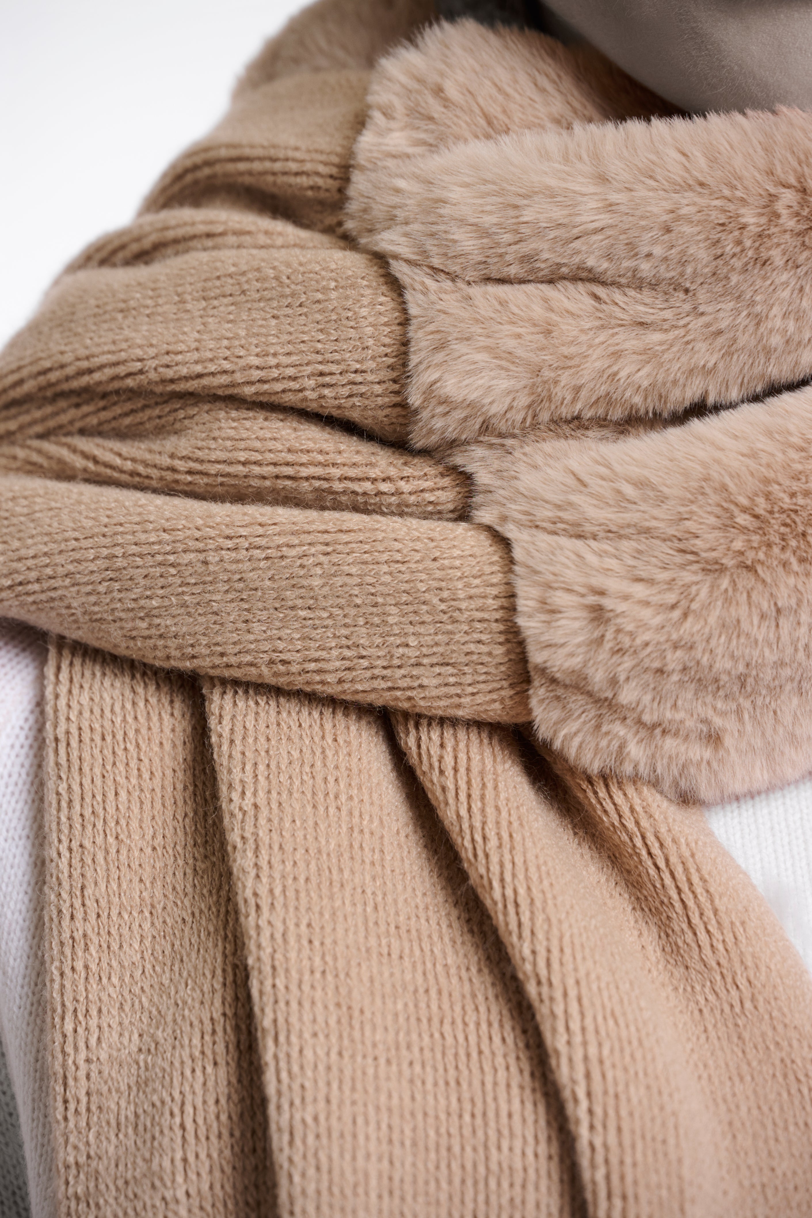 Rino & Pelle Vlien Fur Scarf - Oat